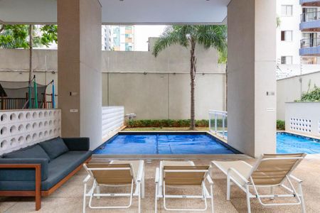 Apartamento à venda com 240m², 4 quartos e 4 vagasÁrea comum - Piscina