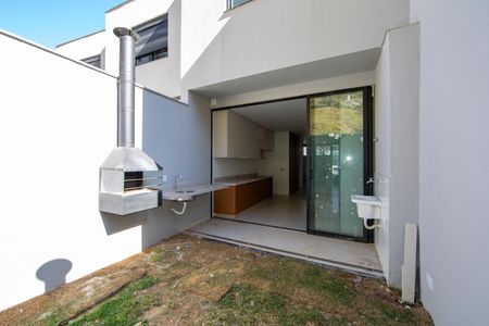 AREA EXTERNA de casa para alugar com 3 quartos, 106m² em Estoril, Belo Horizonte