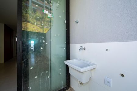 AREA DE SERVICO de casa para alugar com 3 quartos, 106m² em Estoril, Belo Horizonte