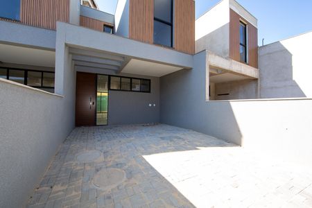 GARAGEM de casa para alugar com 3 quartos, 106m² em Estoril, Belo Horizonte