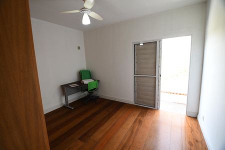 Casa à venda com 311m², 3 quartos e 8 vagasQuarto 2