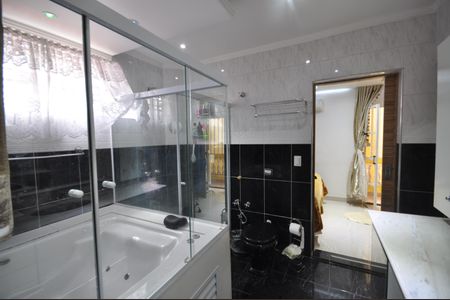 Casa para alugar com 700m², 4 quartos e 3 vagasBanheiro da Suíte 1