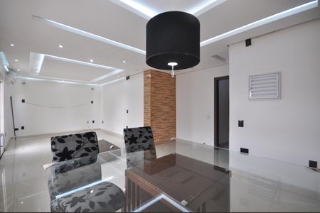 Casa para alugar com 700m², 4 quartos e 3 vagasSala