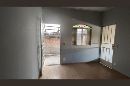Casa para alugar com 400m², 2 quartos e 2 vagasSala