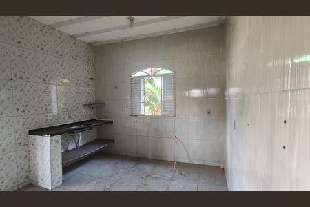 Casa para alugar com 400m², 2 quartos e 2 vagasCozinha