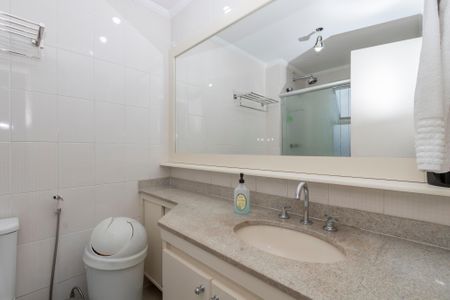 Apartamento à venda com 137m², 3 quartos e 3 vagasBanheiro da Suíte 1