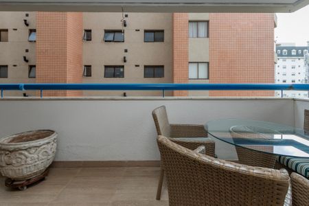 Apartamento à venda com 137m², 3 quartos e 3 vagasVaranda