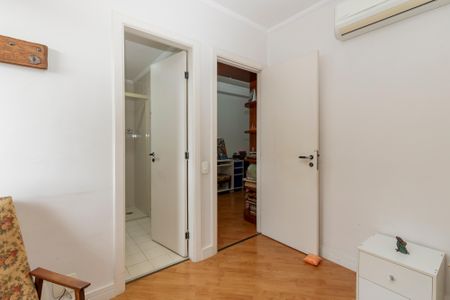 Apartamento à venda com 137m², 3 quartos e 3 vagasSuíte 2
