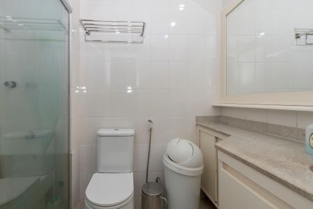 Apartamento à venda com 137m², 3 quartos e 3 vagasBanheiro da Suíte 1