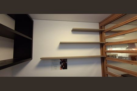 Apartamento à venda com 198m², 3 quartos e 3 vagas Apartamento à venda com 198m², 3 quartos e 3 vagasEscritório