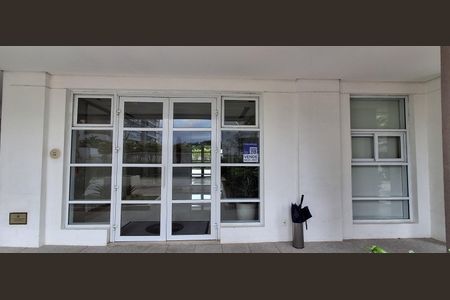 Apartamento à venda com 198m², 3 quartos e 3 vagas Apartamento à venda com 198m², 3 quartos e 3 vagasFachada e Placa