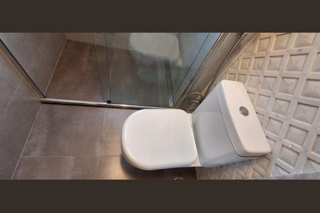 Apartamento à venda com 198m², 3 quartos e 3 vagas Apartamento à venda com 198m², 3 quartos e 3 vagasBanheiro Suíte 2