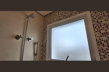 Apartamento à venda com 198m², 3 quartos e 3 vagas Apartamento à venda com 198m², 3 quartos e 3 vagasBanheiro Suíte 1