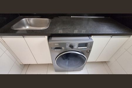 Apartamento à venda com 198m², 3 quartos e 3 vagas Apartamento à venda com 198m², 3 quartos e 3 vagasÁrea de Serviço