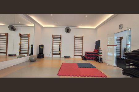 Apartamento à venda com 198m², 3 quartos e 3 vagas Apartamento à venda com 198m², 3 quartos e 3 vagasÁrea Comum