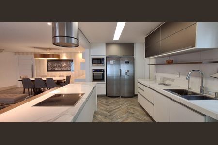 Apartamento à venda com 198m², 3 quartos e 3 vagas Apartamento à venda com 198m², 3 quartos e 3 vagasCozinha