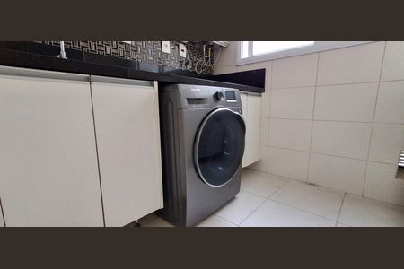 Apartamento à venda com 198m², 3 quartos e 3 vagas Apartamento à venda com 198m², 3 quartos e 3 vagasÁrea de Serviço