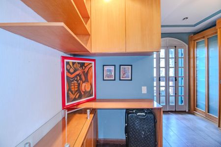 Casa à venda com 268m², 5 quartos e 5 vagasSuíte 2