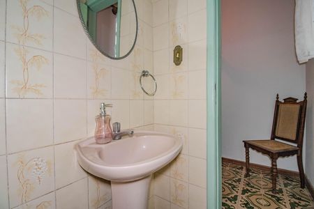 Casa à venda com 268m², 5 quartos e 5 vagasLavabo