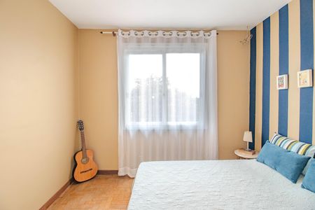 Casa à venda com 268m², 5 quartos e 5 vagasQuarto 2