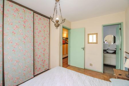 Casa à venda com 268m², 5 quartos e 5 vagasSuíte 1