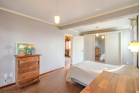 Casa à venda com 268m², 5 quartos e 5 vagasSuíte 3