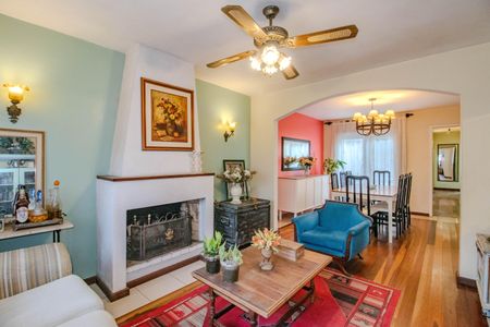 Casa à venda com 268m², 5 quartos e 5 vagasSala