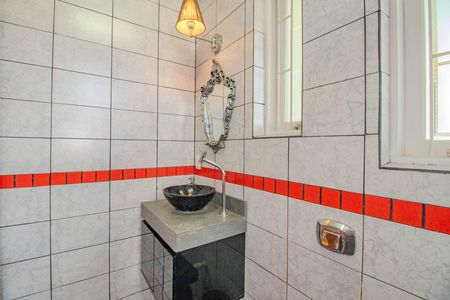 Casa à venda com 268m², 5 quartos e 5 vagasBanheiro da Suíte 2