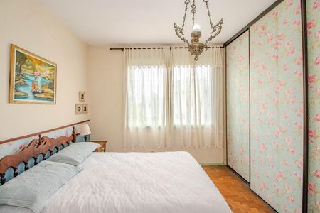 Casa à venda com 268m², 5 quartos e 5 vagasSuíte 1