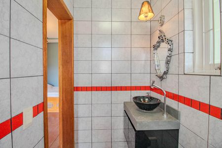 Casa à venda com 268m², 5 quartos e 5 vagasBanheiro da Suíte 2