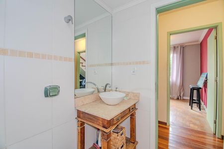 Casa à venda com 268m², 5 quartos e 5 vagasBanheiro Social