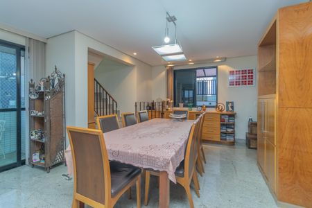 Apartamento à venda com 289m², 4 quartos e 6 vagas Apartamento à venda com 289m², 4 quartos e 6 vagasSala