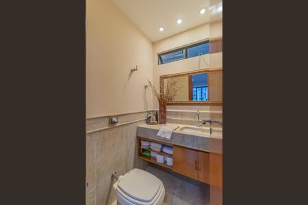 Apartamento à venda com 289m², 4 quartos e 6 vagas Apartamento à venda com 289m², 4 quartos e 6 vagasLavabo