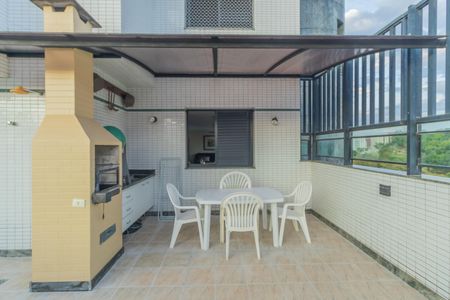 Apartamento à venda com 289m², 4 quartos e 6 vagas Apartamento à venda com 289m², 4 quartos e 6 vagasVaranda