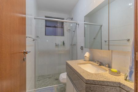 Apartamento à venda com 289m², 4 quartos e 6 vagas Apartamento à venda com 289m², 4 quartos e 6 vagasBanheiro Social