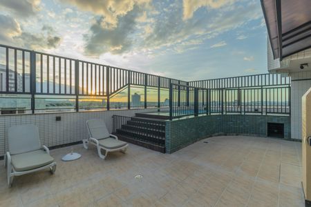 Apartamento à venda com 289m², 4 quartos e 6 vagas Apartamento à venda com 289m², 4 quartos e 6 vagasVaranda