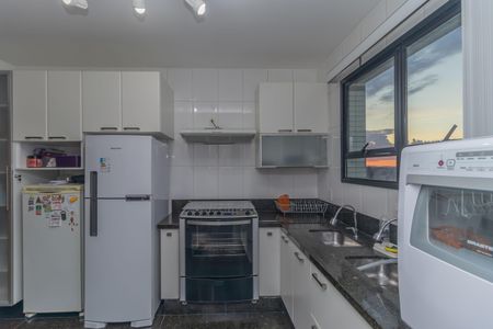 Apartamento à venda com 289m², 4 quartos e 6 vagas Apartamento à venda com 289m², 4 quartos e 6 vagasCozinha
