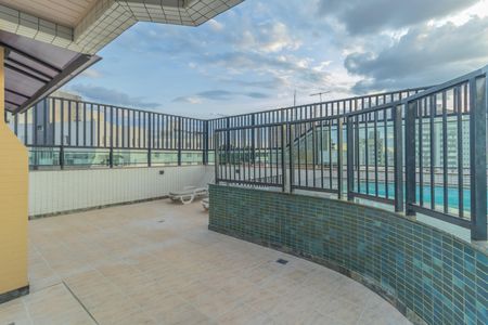 Apartamento à venda com 289m², 4 quartos e 6 vagas Apartamento à venda com 289m², 4 quartos e 6 vagasVaranda