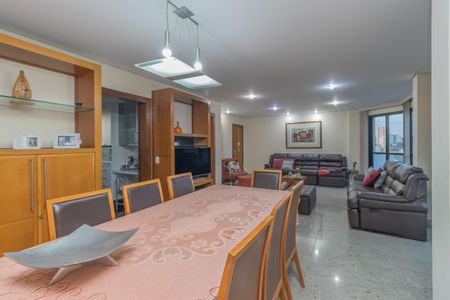 Apartamento à venda com 289m², 4 quartos e 6 vagas Apartamento à venda com 289m², 4 quartos e 6 vagasSala
