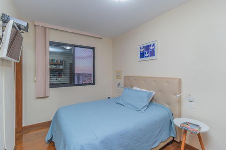 Apartamento à venda com 289m², 4 quartos e 6 vagas Apartamento à venda com 289m², 4 quartos e 6 vagasSuíte 1