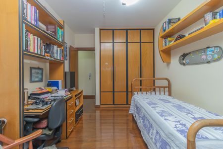 Apartamento à venda com 289m², 4 quartos e 6 vagas Apartamento à venda com 289m², 4 quartos e 6 vagasQuarto 2