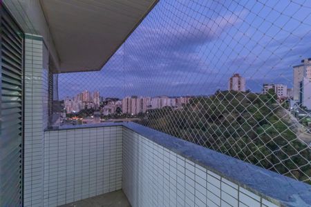Apartamento à venda com 289m², 4 quartos e 6 vagas Apartamento à venda com 289m², 4 quartos e 6 vagasVaranda Quarto 2