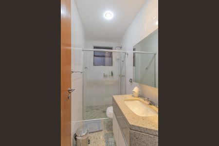 Apartamento à venda com 289m², 4 quartos e 6 vagas Apartamento à venda com 289m², 4 quartos e 6 vagasBanheiro Social