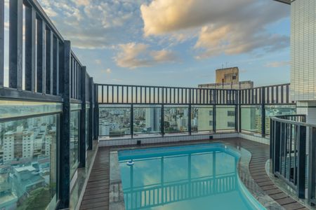 Apartamento à venda com 289m², 4 quartos e 6 vagas Apartamento à venda com 289m², 4 quartos e 6 vagasVaranda