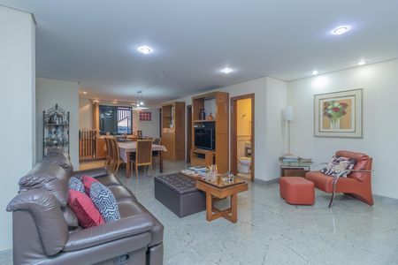 Apartamento à venda com 289m², 4 quartos e 6 vagas Apartamento à venda com 289m², 4 quartos e 6 vagasSala