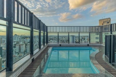 Apartamento à venda com 289m², 4 quartos e 6 vagas Apartamento à venda com 289m², 4 quartos e 6 vagasVaranda