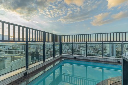 Apartamento à venda com 289m², 4 quartos e 6 vagas Apartamento à venda com 289m², 4 quartos e 6 vagasVaranda