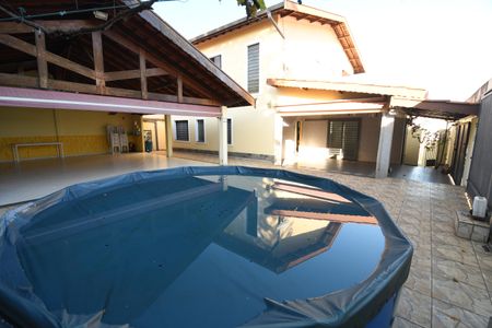 Casa à venda com 293m², 6 quartos e 10 vagasQuintal