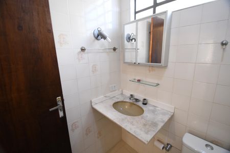 Casa à venda com 293m², 6 quartos e 10 vagasBanheiro 2