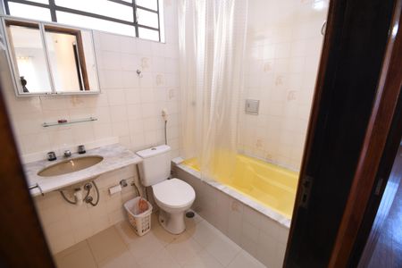 Casa à venda com 293m², 6 quartos e 10 vagasBanheiro 2